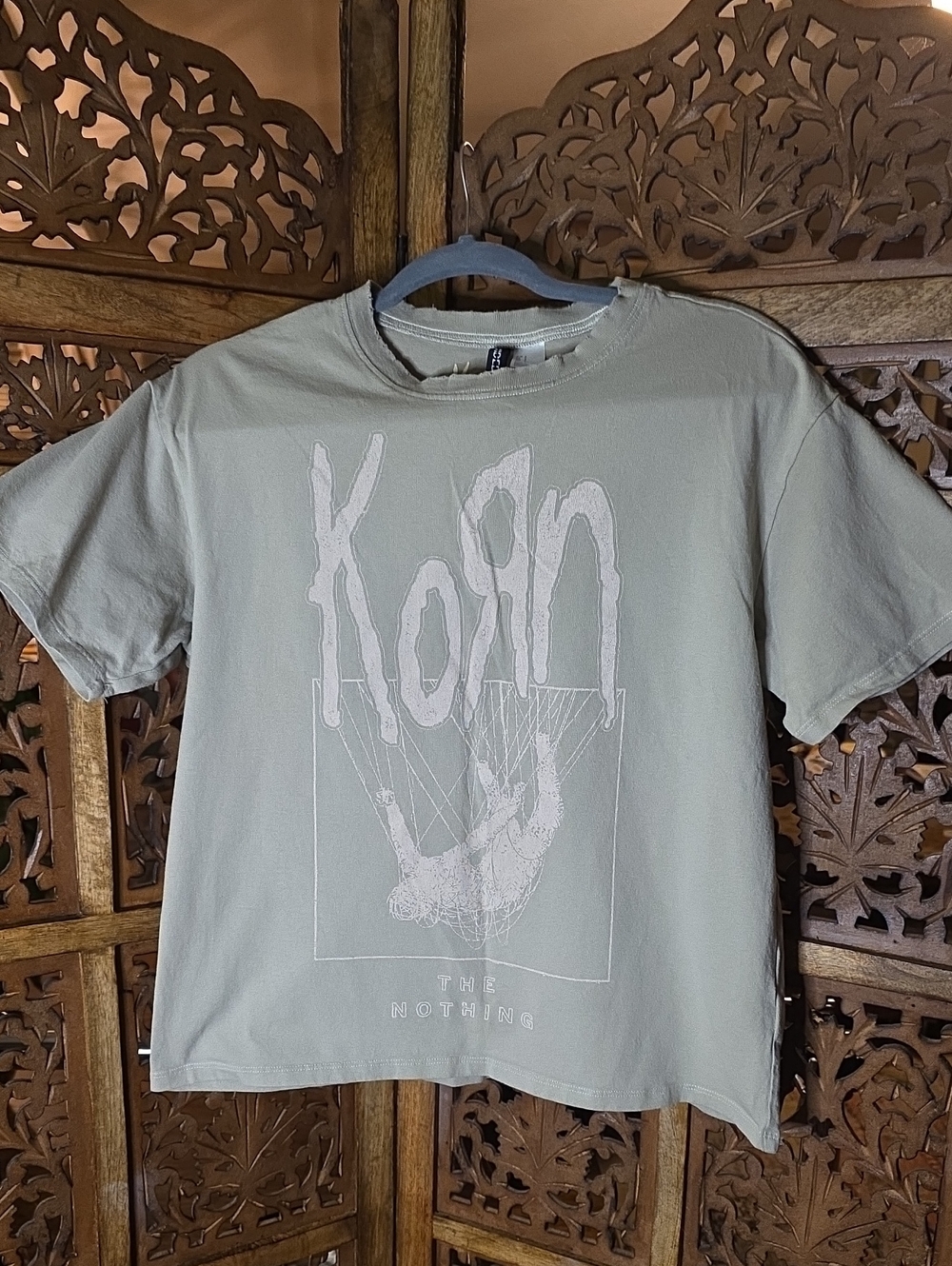H&M Neutral Green And Beige Crewneck Graphic KORN Tee Shirt
